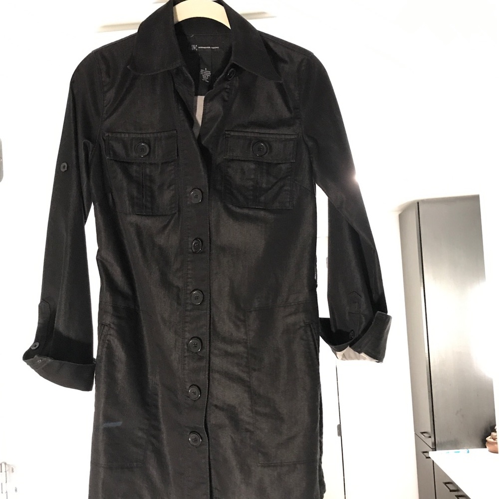 Dress with buttons and long sleeves